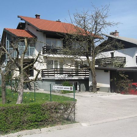 Rooms And Apartment Na Poljani Škofja Loka Εξωτερικό φωτογραφία