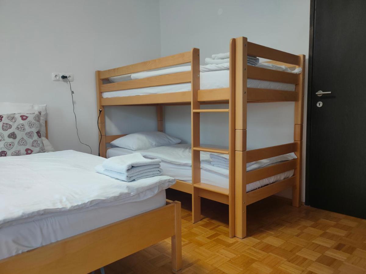 Rooms And Apartment Na Poljani Škofja Loka Εξωτερικό φωτογραφία